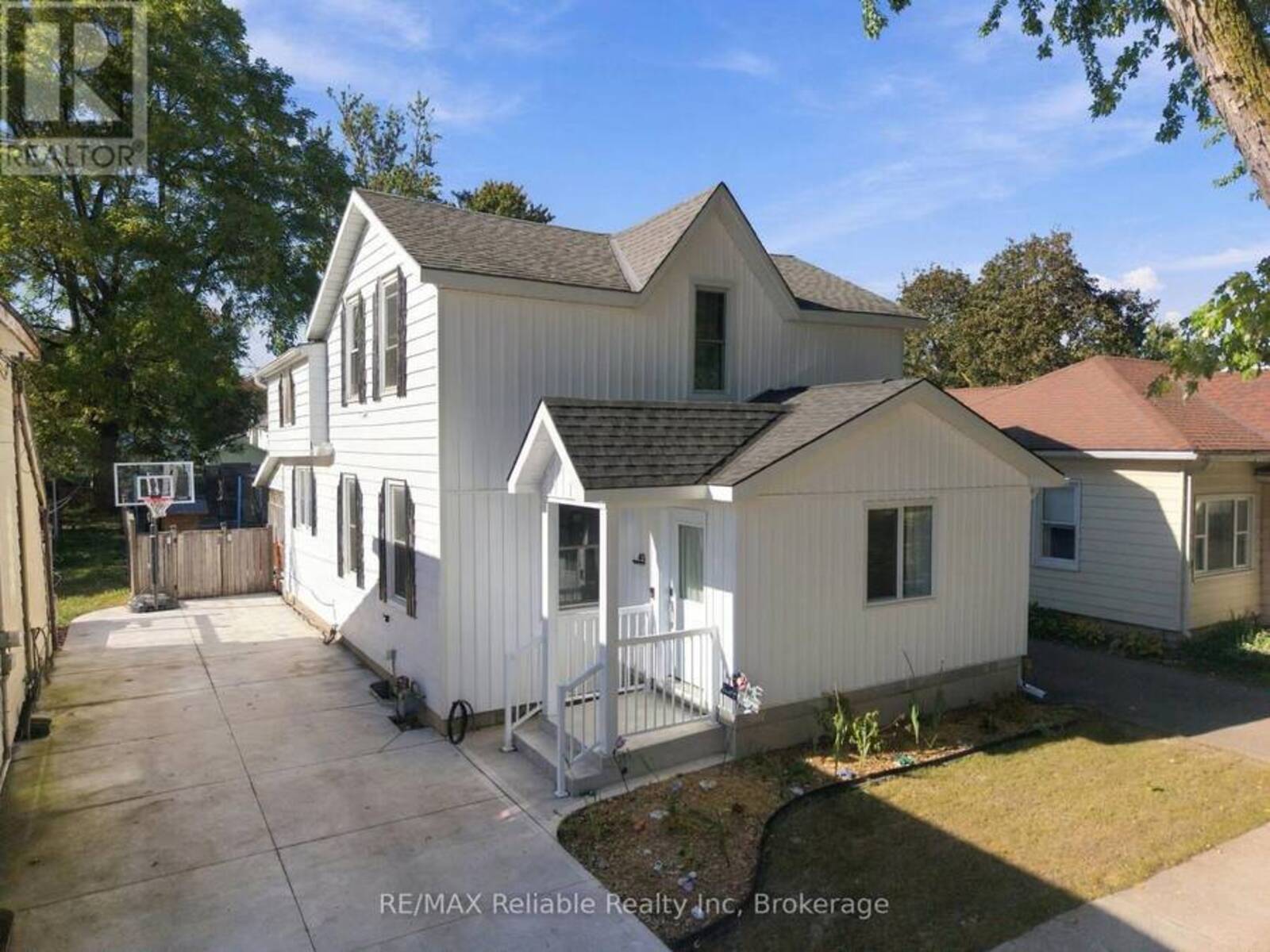 49 MAIN STREET N, Huron East, Ontario N0K 1W0