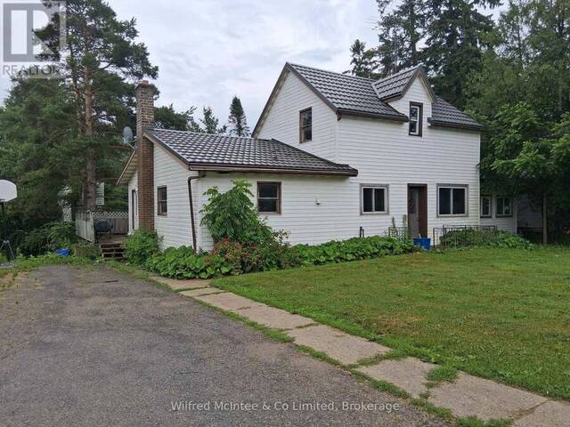 1240 BRUCE 1 ROAD Huron-Kinloss Ontario, N0G 2B0 - 4 Bedrooms Home For Sale