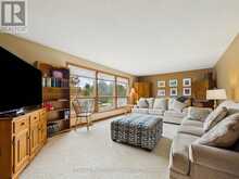 1 CRESTVIEW DRIVE | Huntsville Ontario | Slide Image Four
