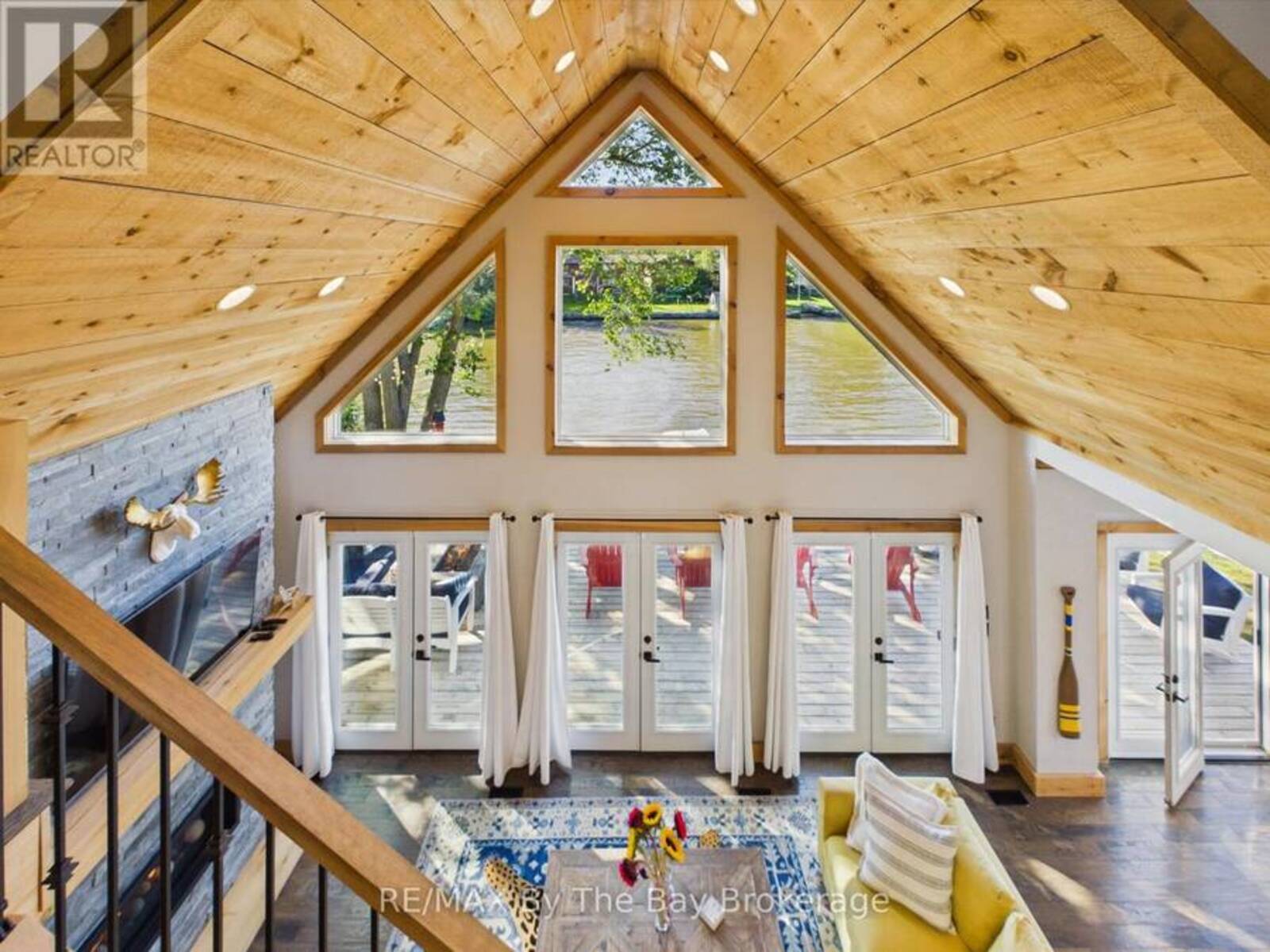 2056 RIVER ROAD W, Wasaga Beach, Ontario L9Z 2W1