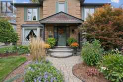 8 SUGARBUSH PLACE | Guelph Ontario | Slide Image Five