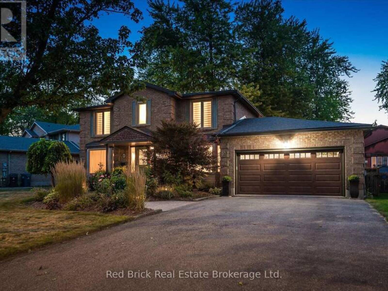 8 SUGARBUSH PLACE, Guelph, Ontario N1H 7Z3