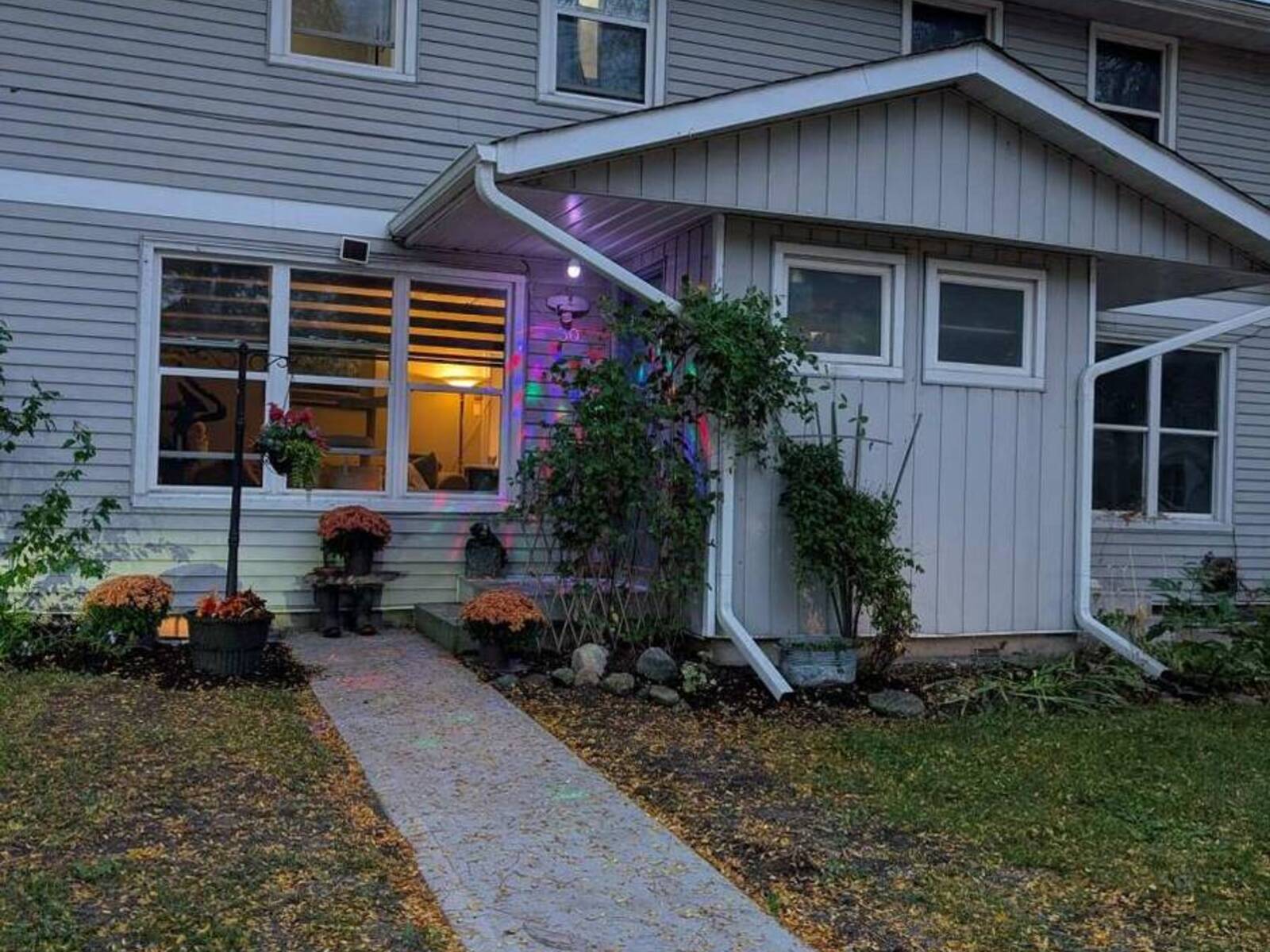 30 - 30 ST CHARLES PLACE, Clinton, Ontario N0M 1L0