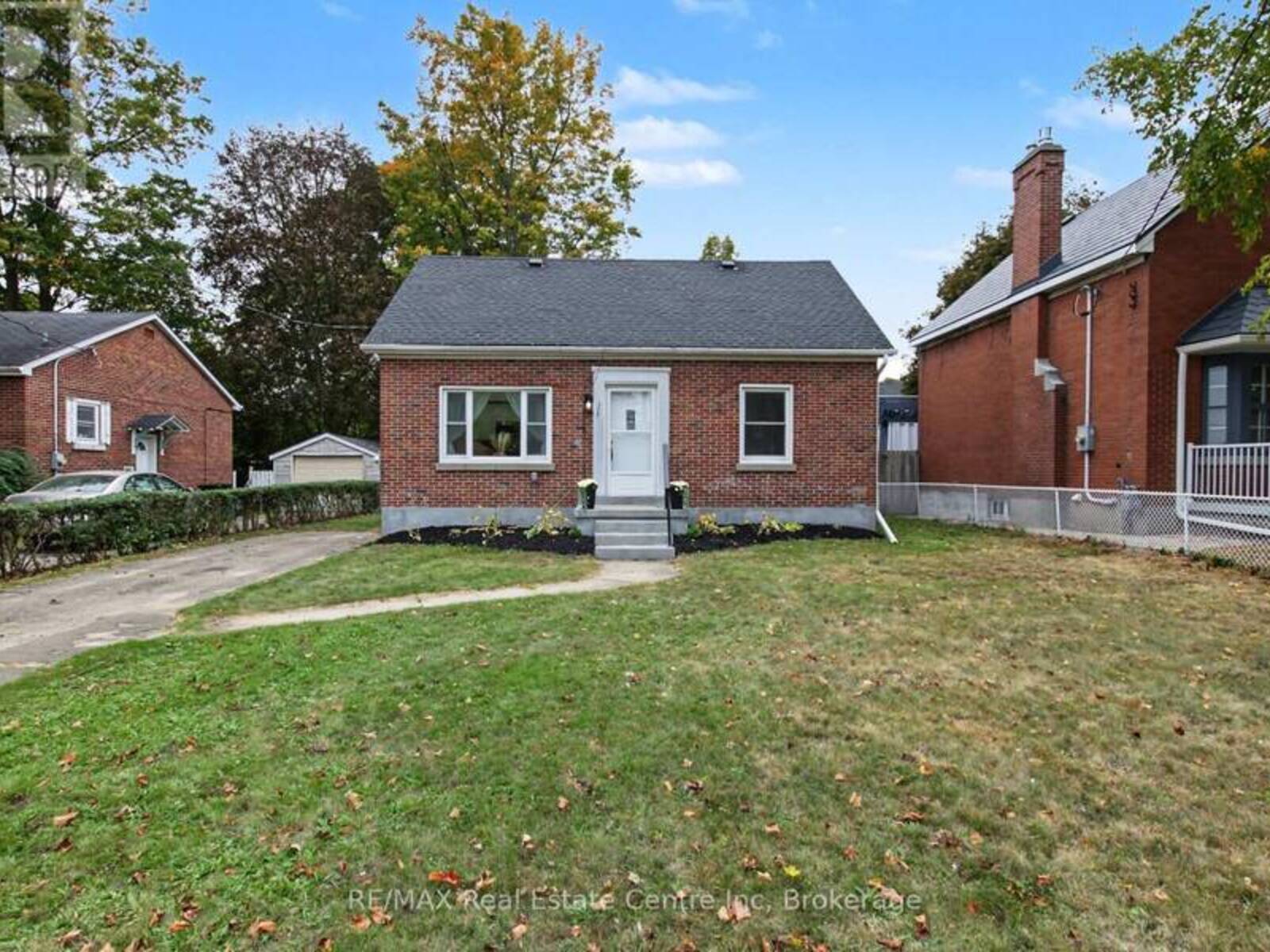 223 MARGARET AVENUE, Kitchener, Ontario N2H 4J1