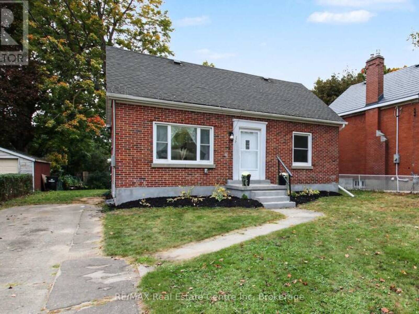 223 MARGARET AVENUE, Kitchener, Ontario N2H 4J1