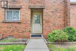 62 - 201 SILVERCREEK PARKWAY N | Guelph Ontario | Slide Image Three