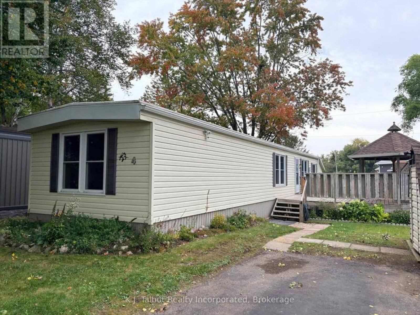 4 POPLAR LANE, Goderich, Ontario N7A 3Y3