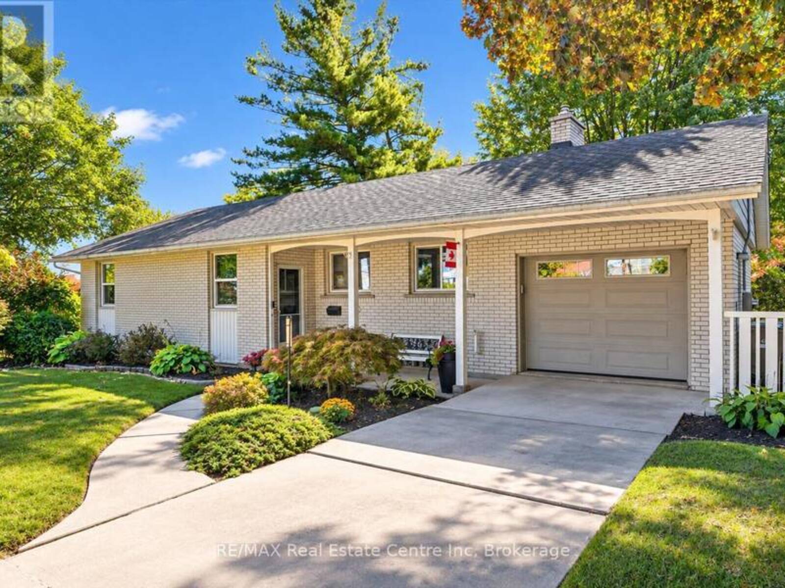 38 CALLANDER DRIVE, Guelph, Ontario N1E 4H5