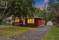82 KNIGHTSWOOD BOULEVARD | Guelph Ontario | Slide Image One