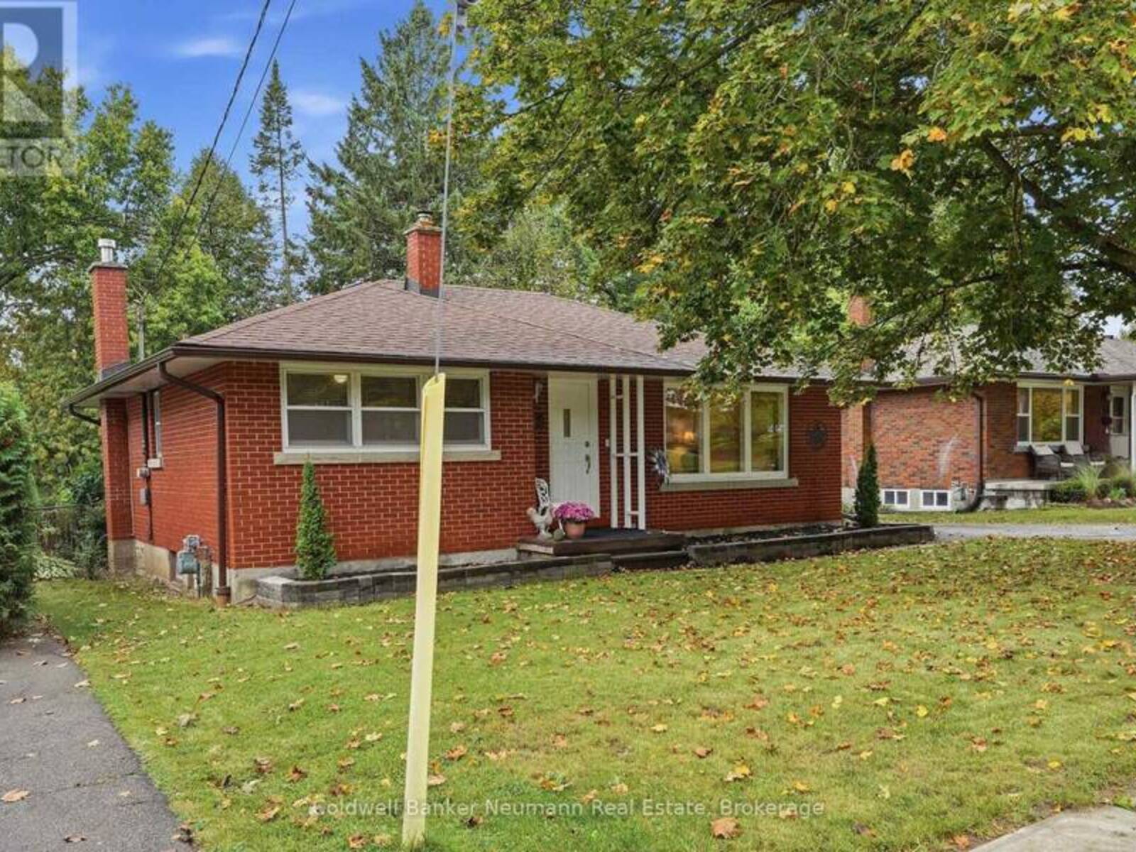82 KNIGHTSWOOD BOULEVARD, Guelph, Ontario N1E 3W7
