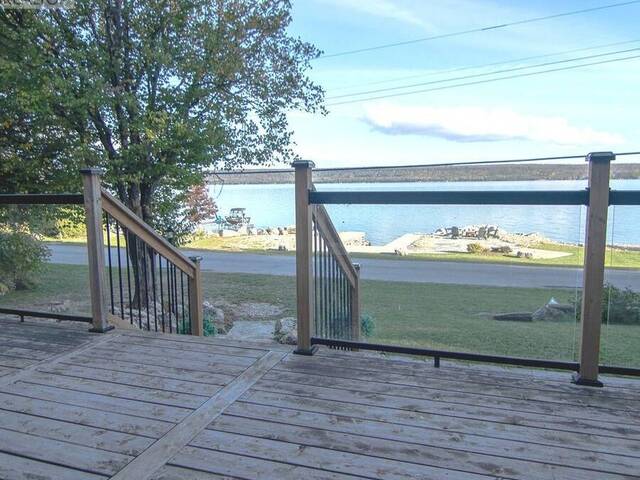 299 MALLORY BEACH ROAD Georgian Bluffs Ontario, N0H 2T0 - 2 Bedrooms Waterfront Home For sale