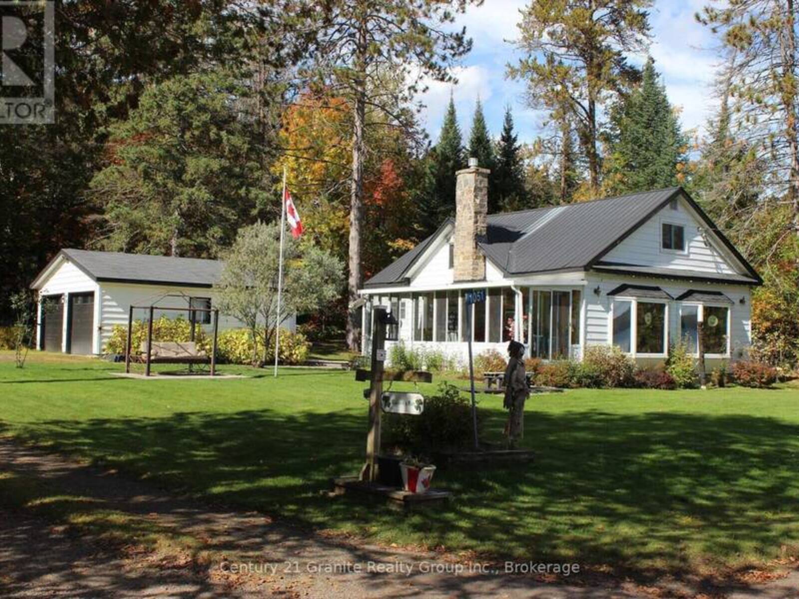 1051 HALLS LAKE ROAD, Haliburton, Ontario K0M 1S0