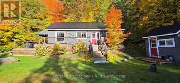 346 EAST WHALLEY LAKE ROAD | Magnetawan Ontario | Slide Image Three