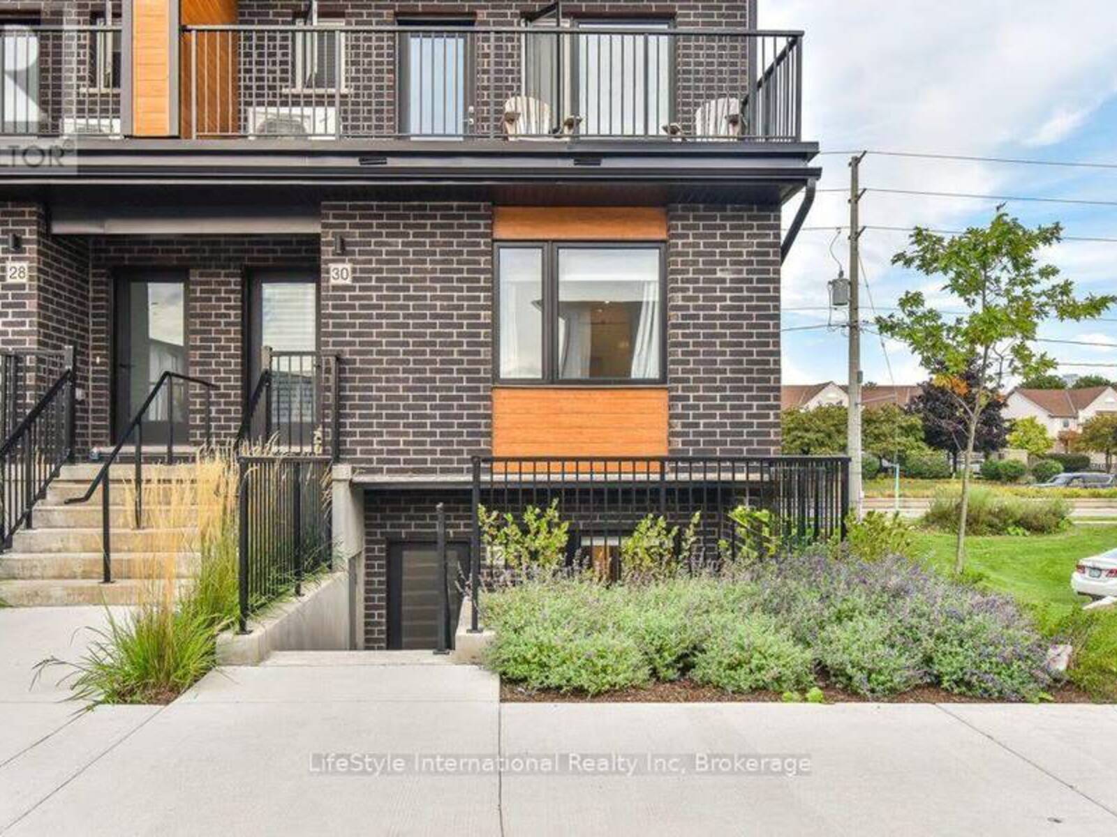 32 DUGGAN LANE, Guelph, Ontario N1L 0R2