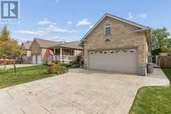18 MULLIN DRIVE | Guelph Ontario | Slide Image Three