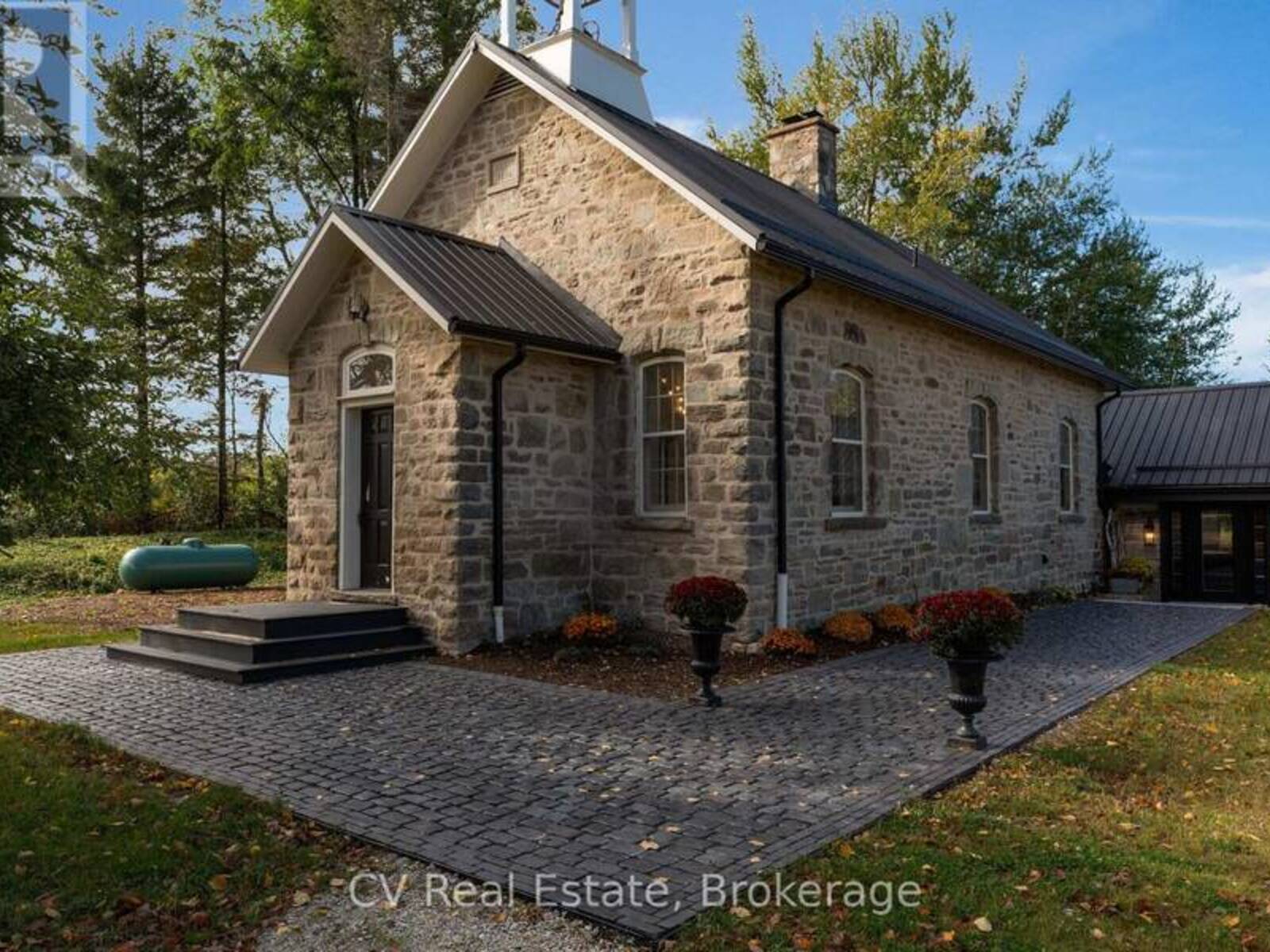 1174 10 NOTTAWASAGA CONCESSION, Duntroon, Ontario L0M 1H0