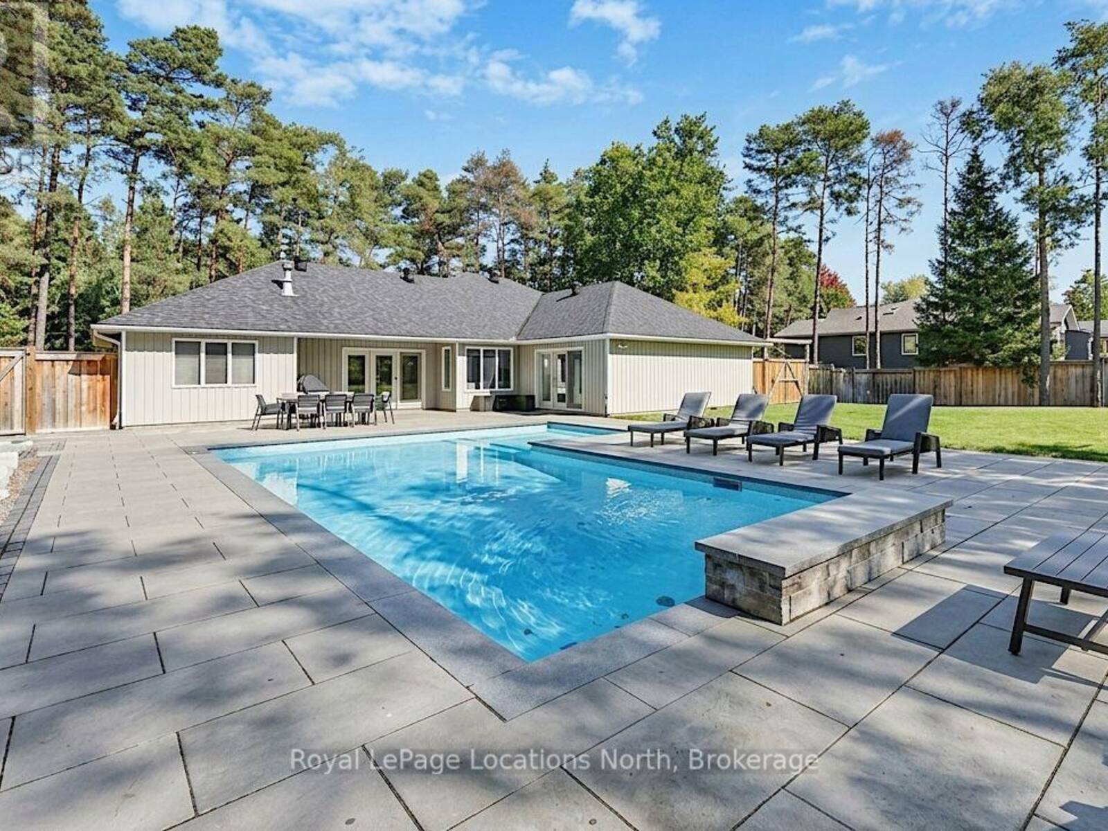 39 FOREST DRIVE, Collingwood, Ontario L9Y 4W7