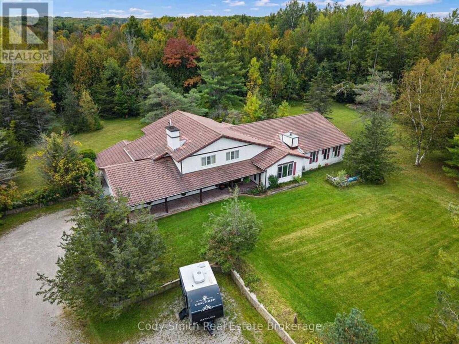 2080 SANDHILL ROAD, Waubaushene, Ontario L0K 2C0