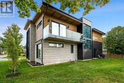 41 ALICE STREET W | Thornbury Ontario | Slide Image Four