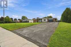 385 LAFONTAINE ROAD W | Penetanguishene Ontario | Slide Image Two