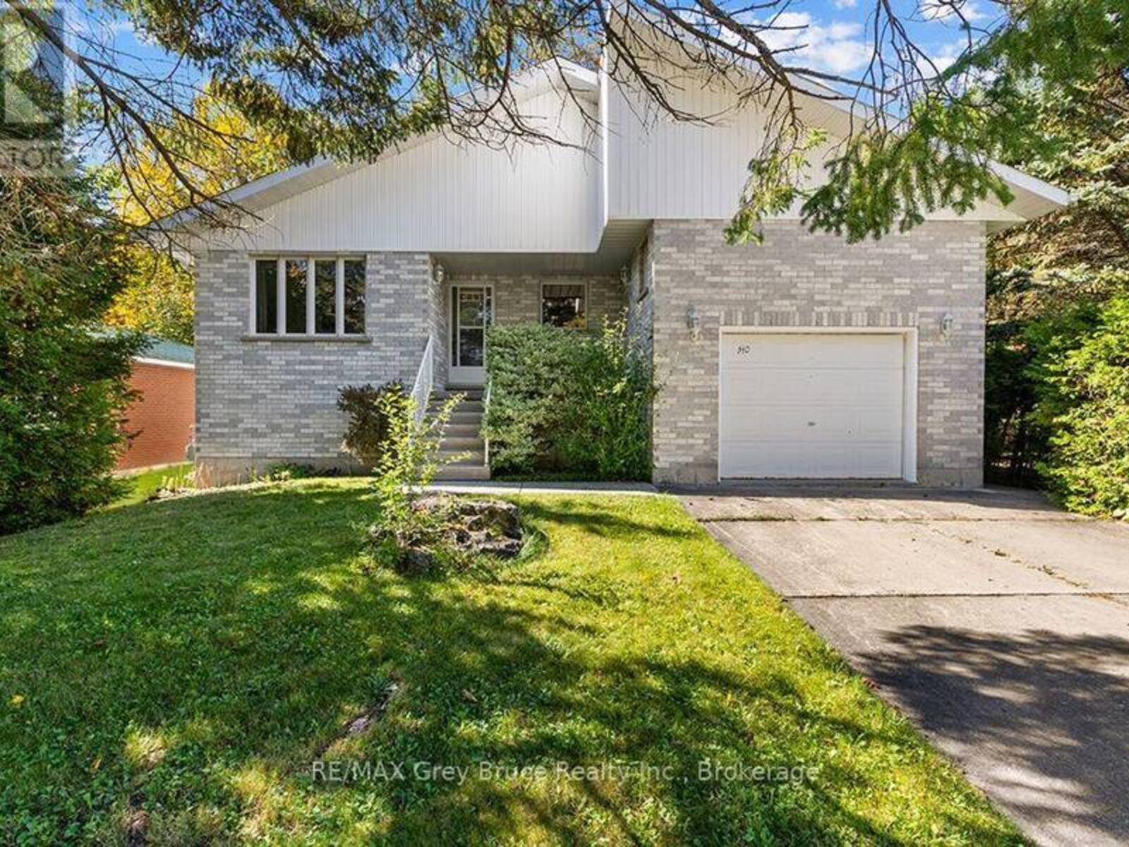 840 MCNAUGHTON STREET, Georgian Bluffs, Ontario N0H 2T0