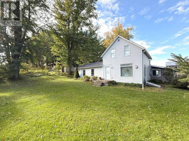 158 BRUCE RD 17 ROAD Tara Ontario, N0H 2N0 - 3 Bedrooms Home For Sale