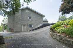110 DILL STREET | Bracebridge Ontario | Slide Image Three