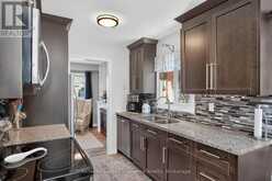 13 LINDSAY COURT | Barrie Ontario | Slide Image Seven