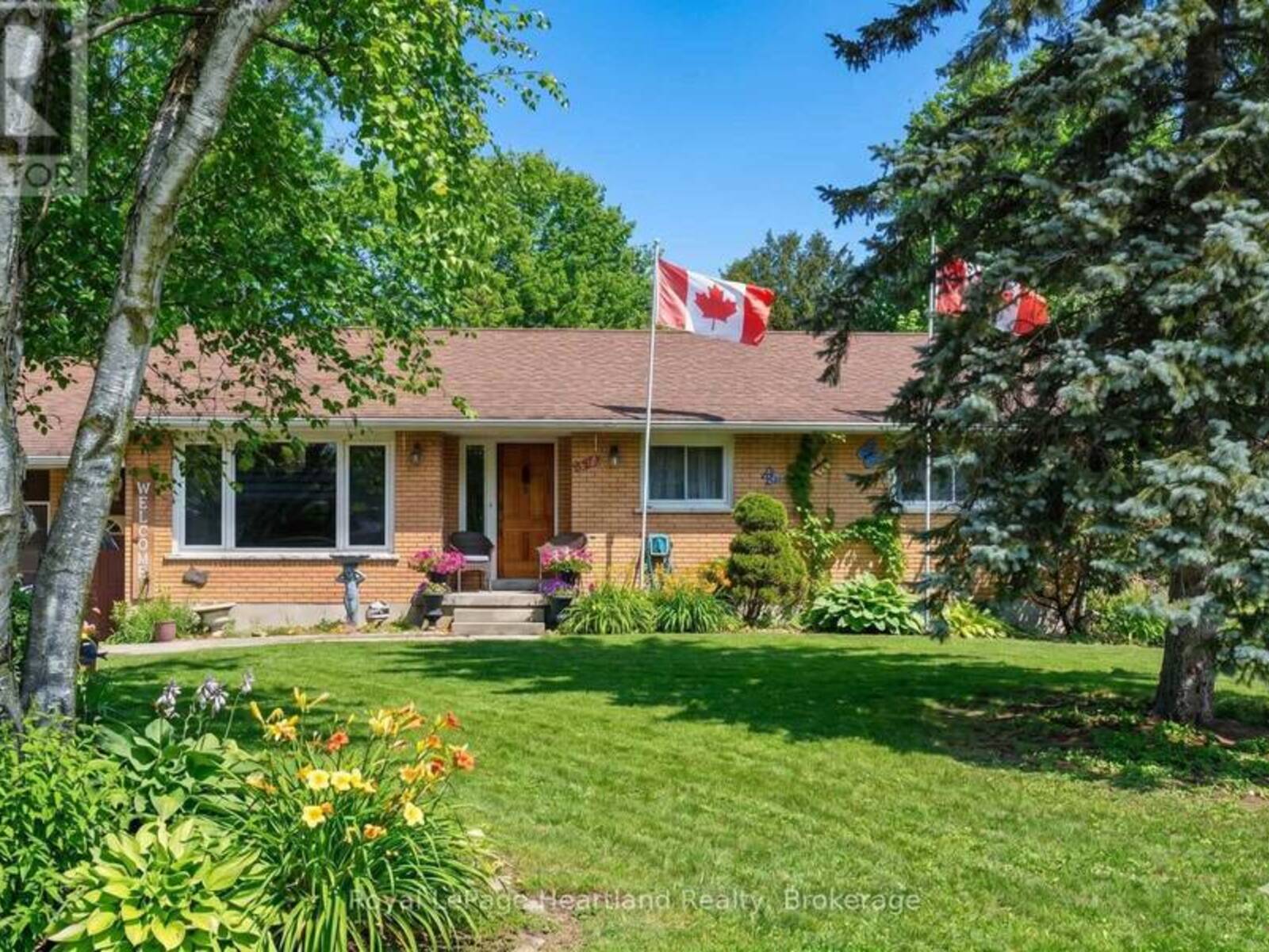 292 WELLINGTON STREET, North Huron, Ontario N0M 1H0