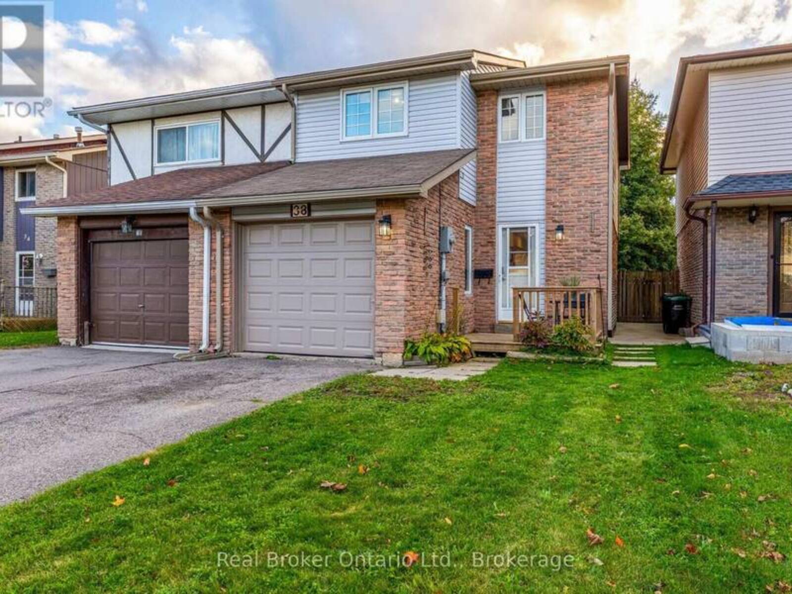 38 CHRISTIE CRESCENT, Barrie, Ontario L4N 4W8