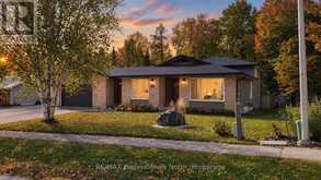101 MEADOW HEIGHTS DRIVE | Bracebridge Ontario | Slide Image One