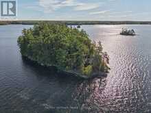 3 ISLAND 20LM ISLAND | Gravenhurst Ontario | Slide Image Nine