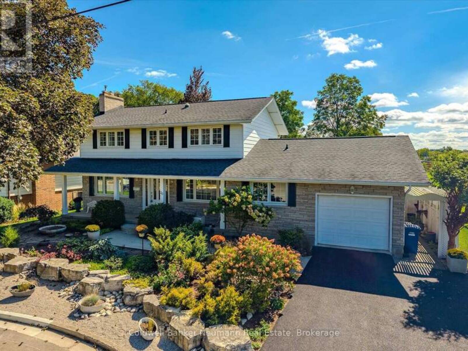 26 MAPLEWOOD DRIVE, Guelph, Ontario N1G 1L8