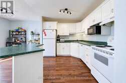 162 ATHLONE CRESCENT | Stratford Ontario | Slide Image Eleven