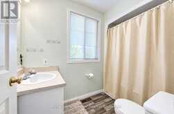 162 ATHLONE CRESCENT | Stratford Ontario | Slide Image Thirteen