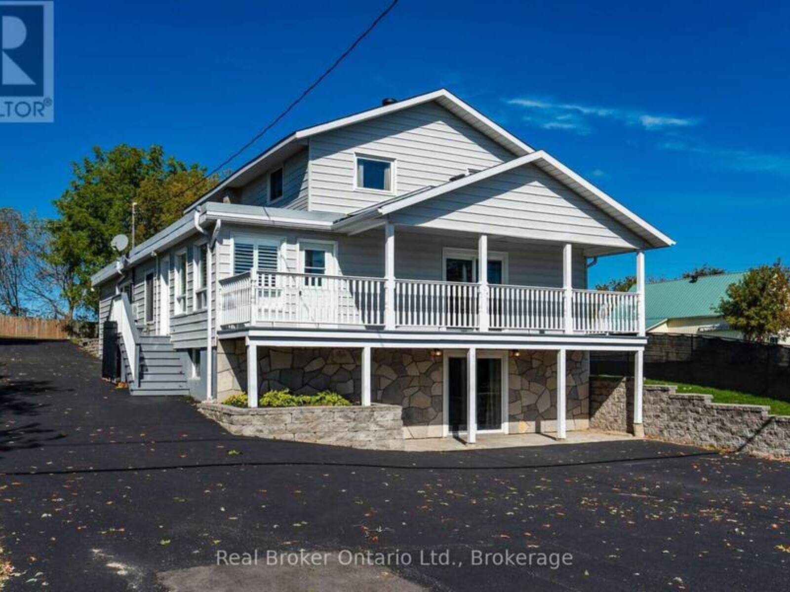 320 LAFONTAINE ROAD W, Penetanguishene, Ontario L9M 1R3