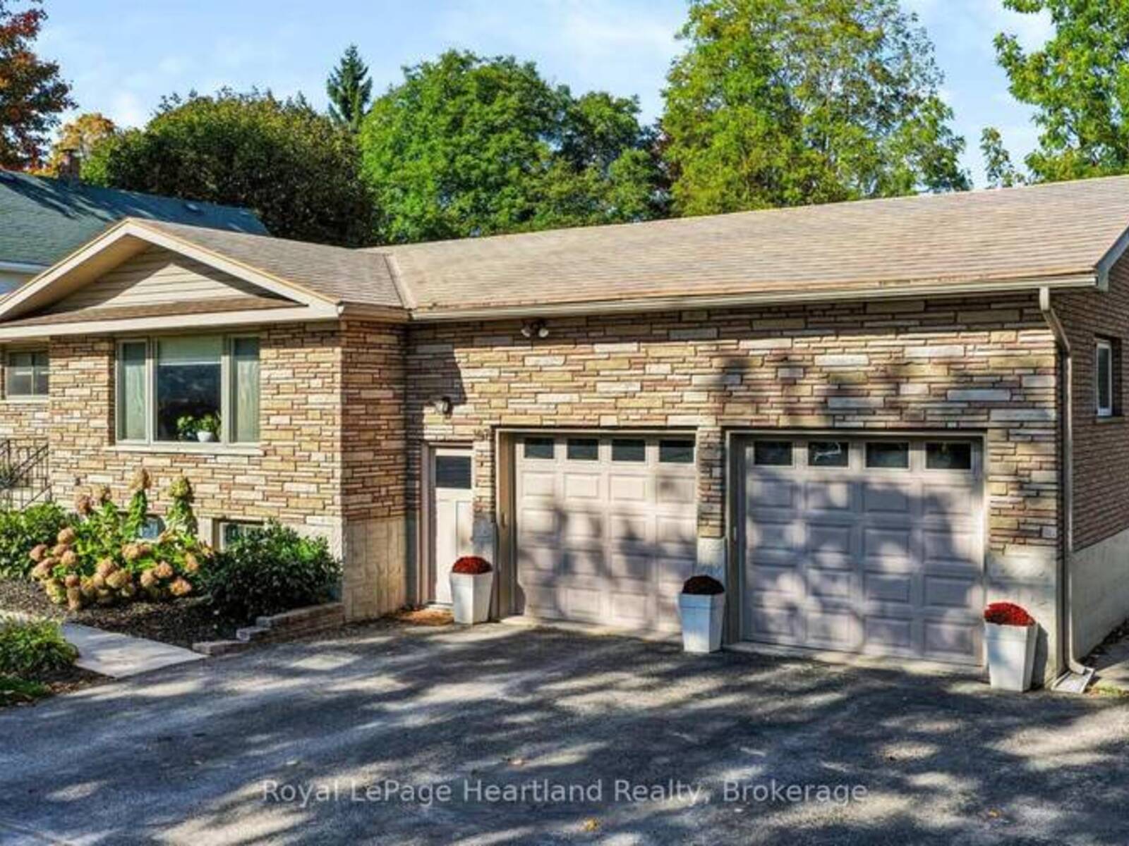 107 MARY STREET, Clinton, Ontario N0M 1L0