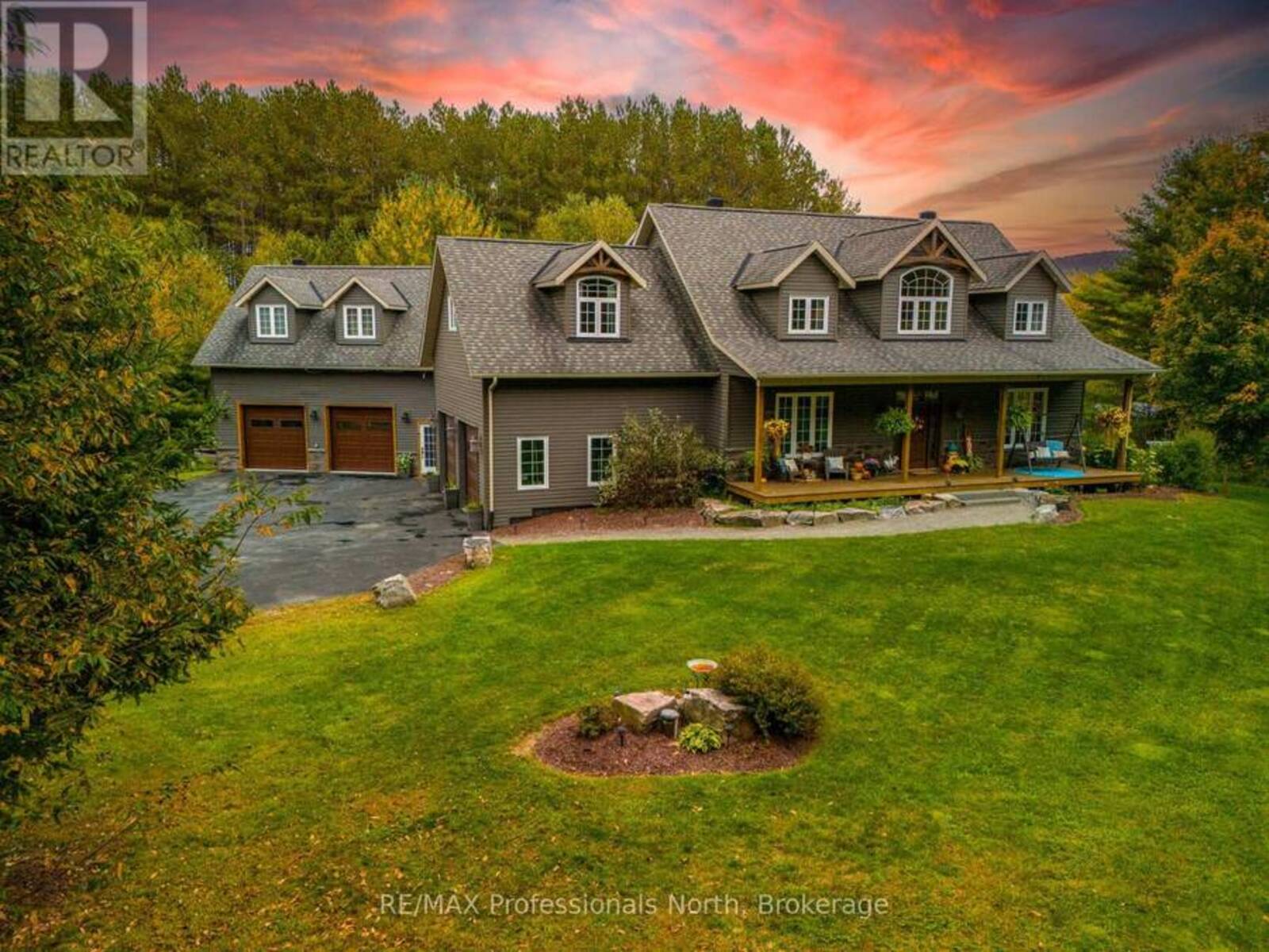 427 SKYHILLS ROAD, Huntsville, Ontario P1H 2N5