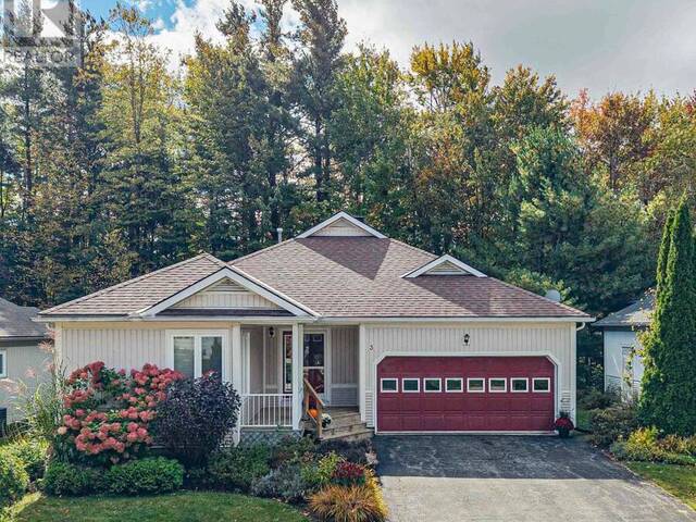 3 WOODS HOLLOW Gravenhurst Ontario, P1P 1Y7 - 3 Bedrooms Home For Sale
