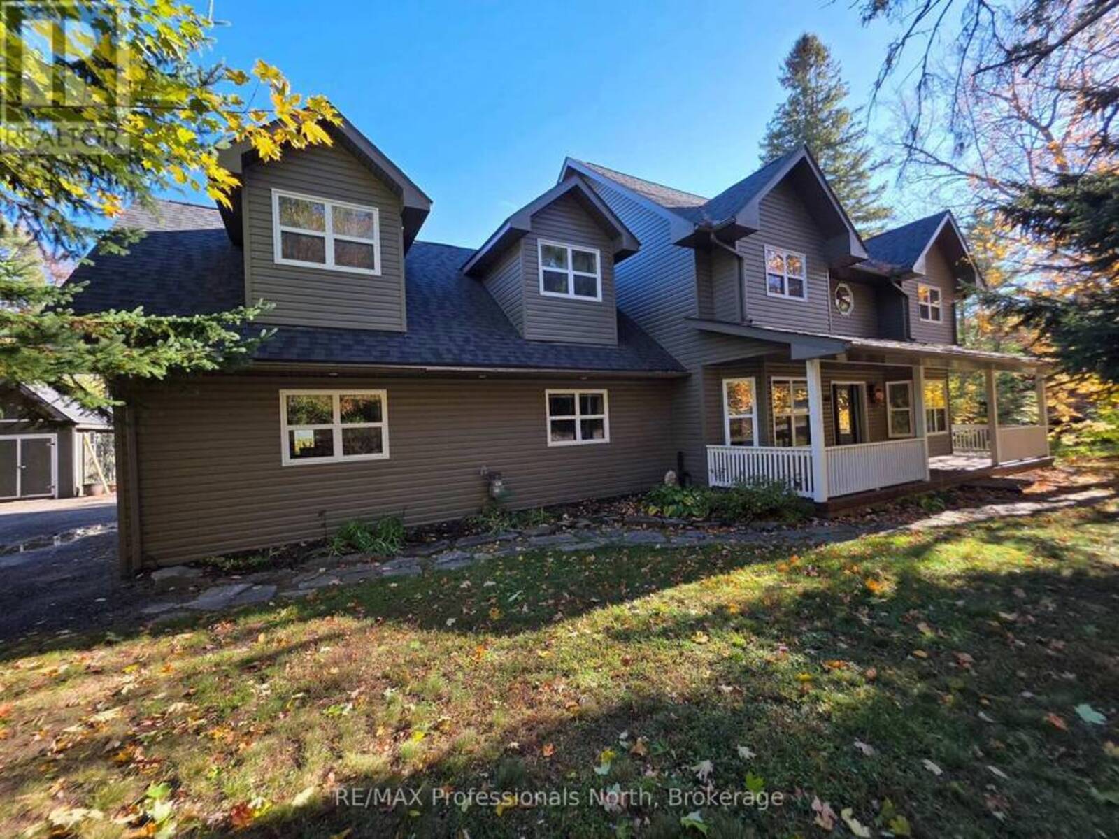 317 FALCON ROAD, Huntsville, Ontario P1H 1N3