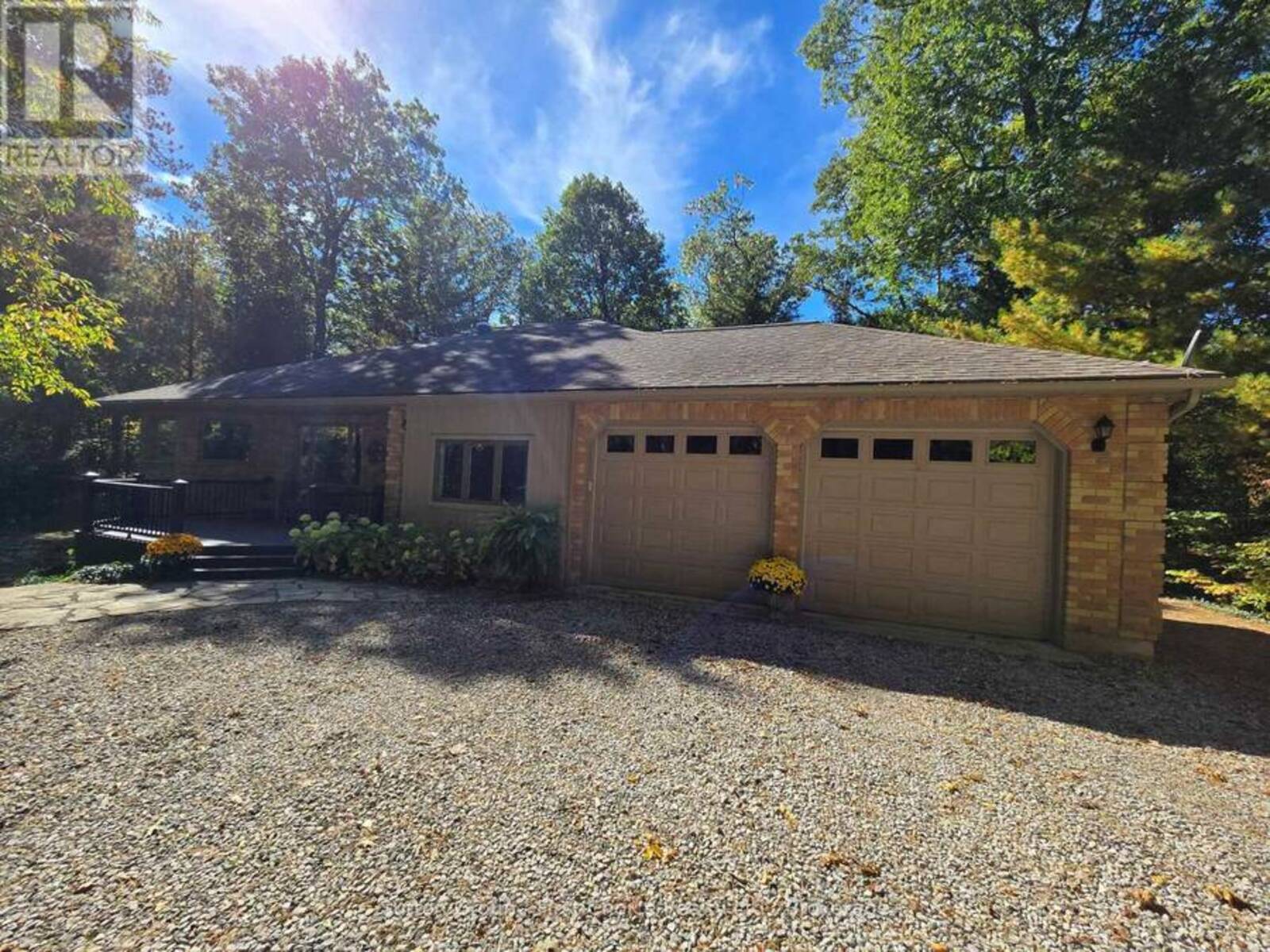 10010 THE TRAIL, Grand Bend, Ontario N0M 1T0