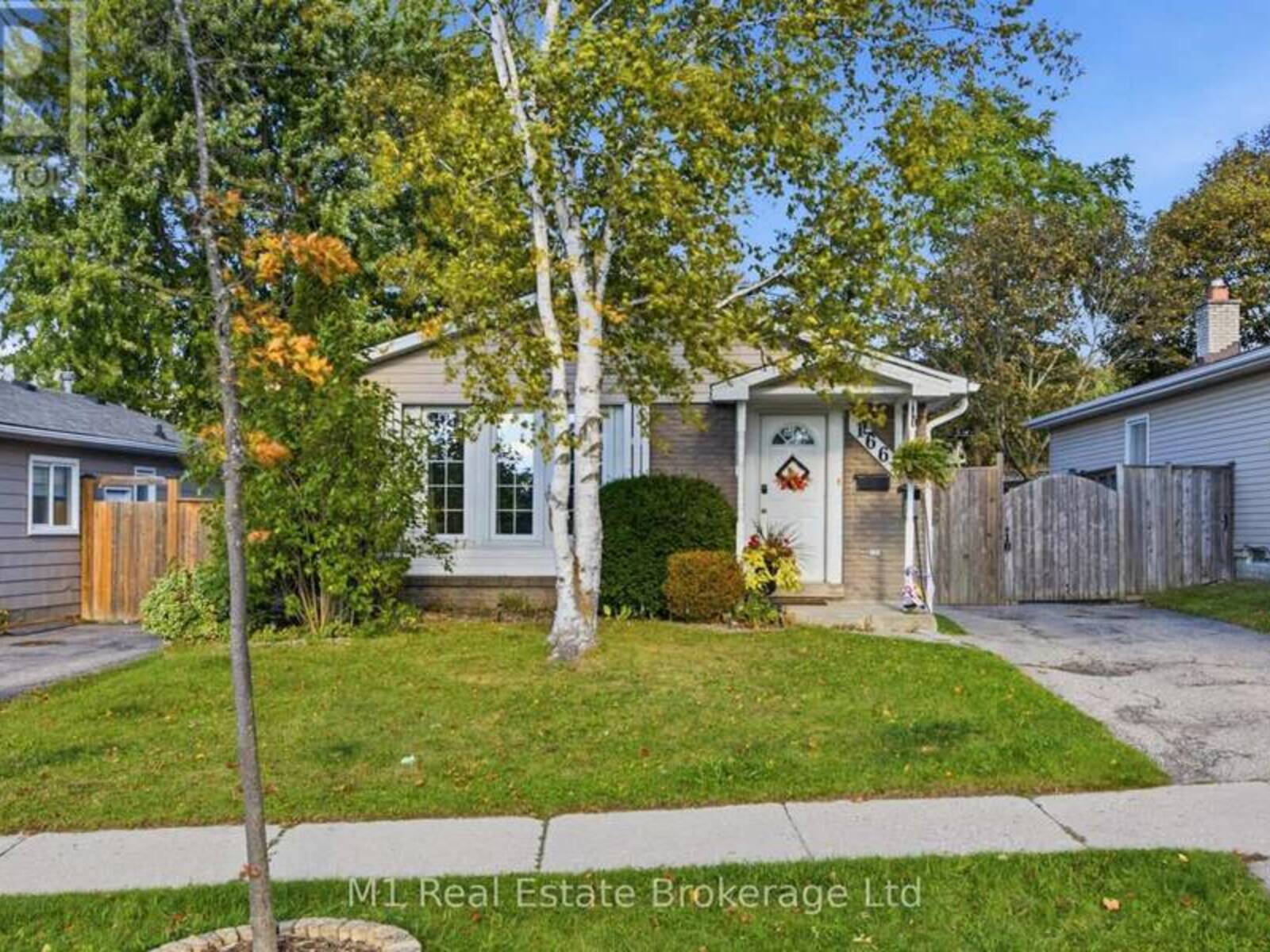 166 NATCHEZ ROAD, Kitchener, Ontario N2B 3L2