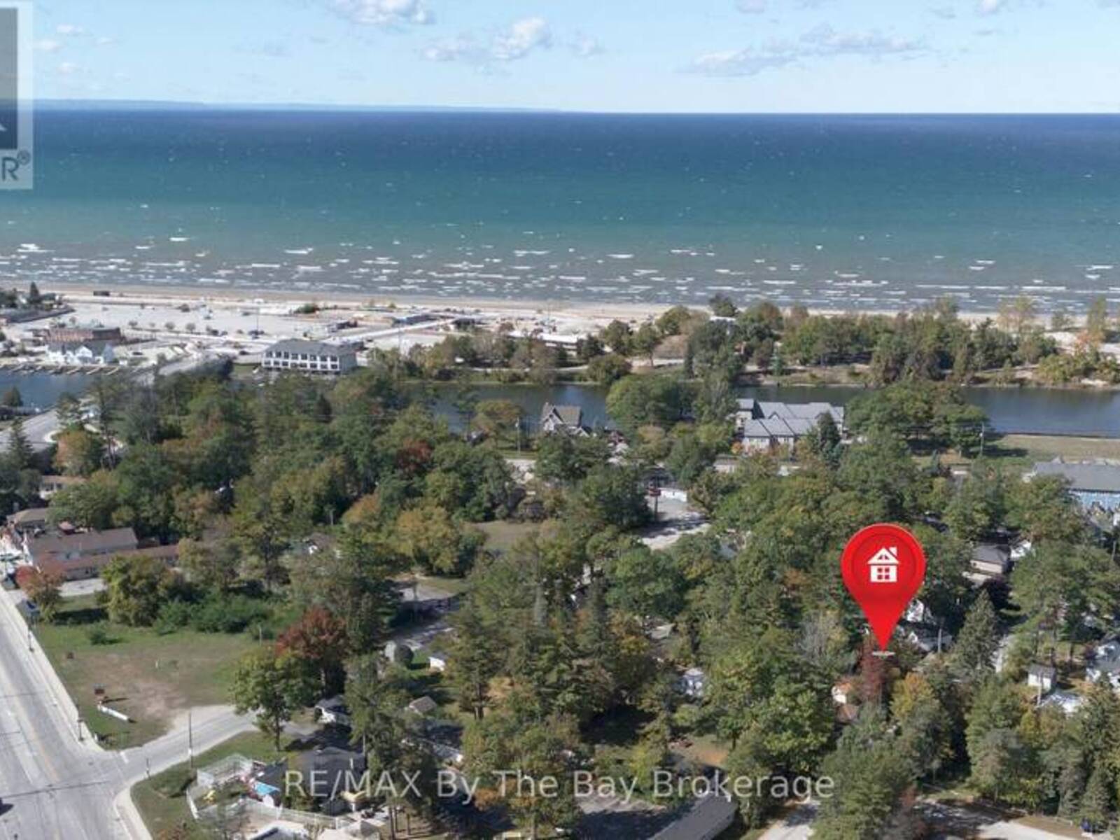 18 ELM DRIVE, Wasaga Beach, Ontario L9Z 2L3