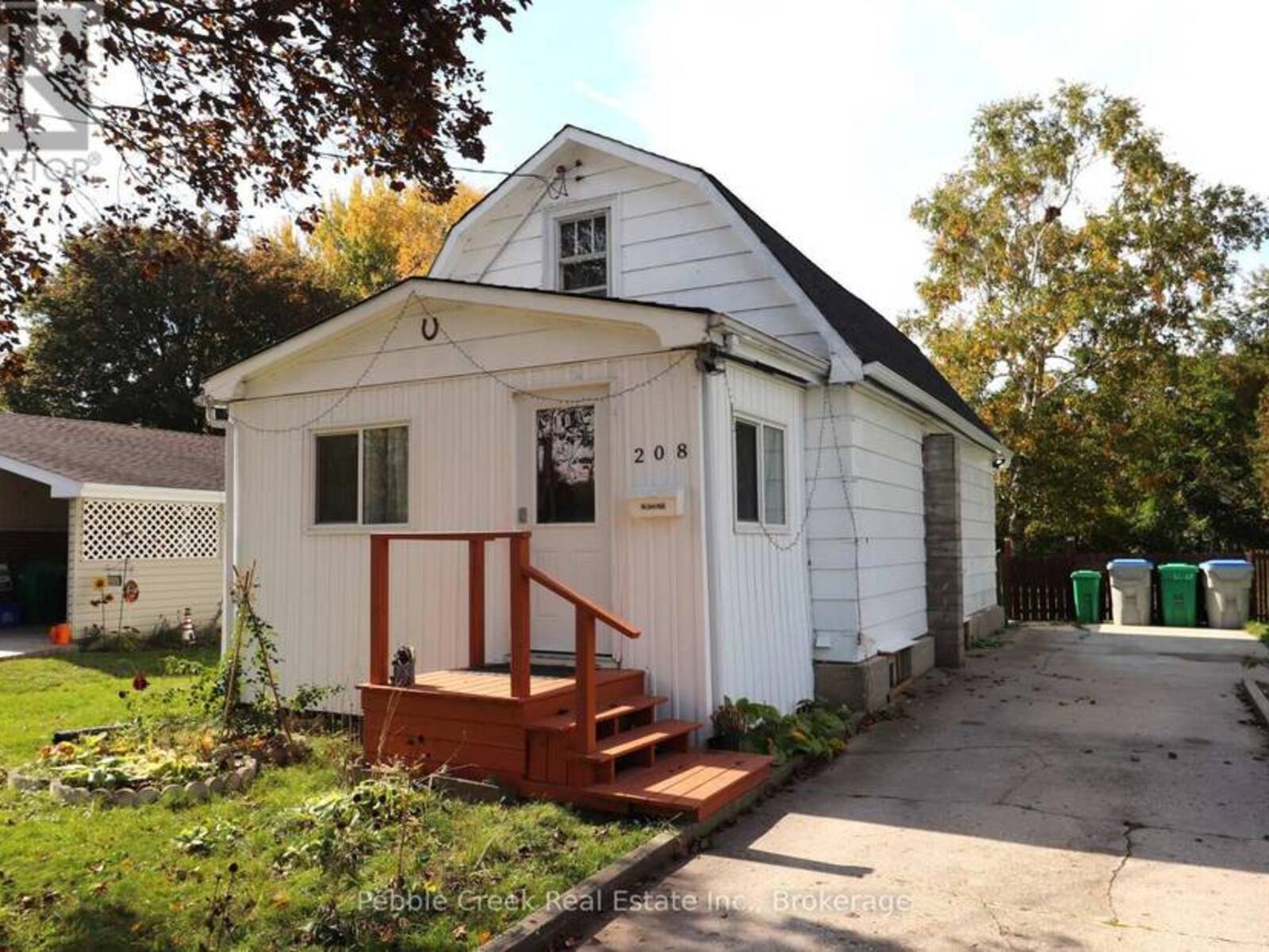 208 HINCKS STREET, Goderich, Ontario N7A 3C8