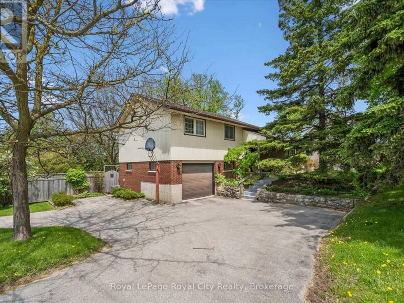 16 WATER STREET W, Elora, Ontario N0B 1S0