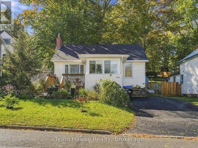 200 FIFTH STREET Midland Ontario, L4R 3W2 - 3 Bedrooms Home For Sale