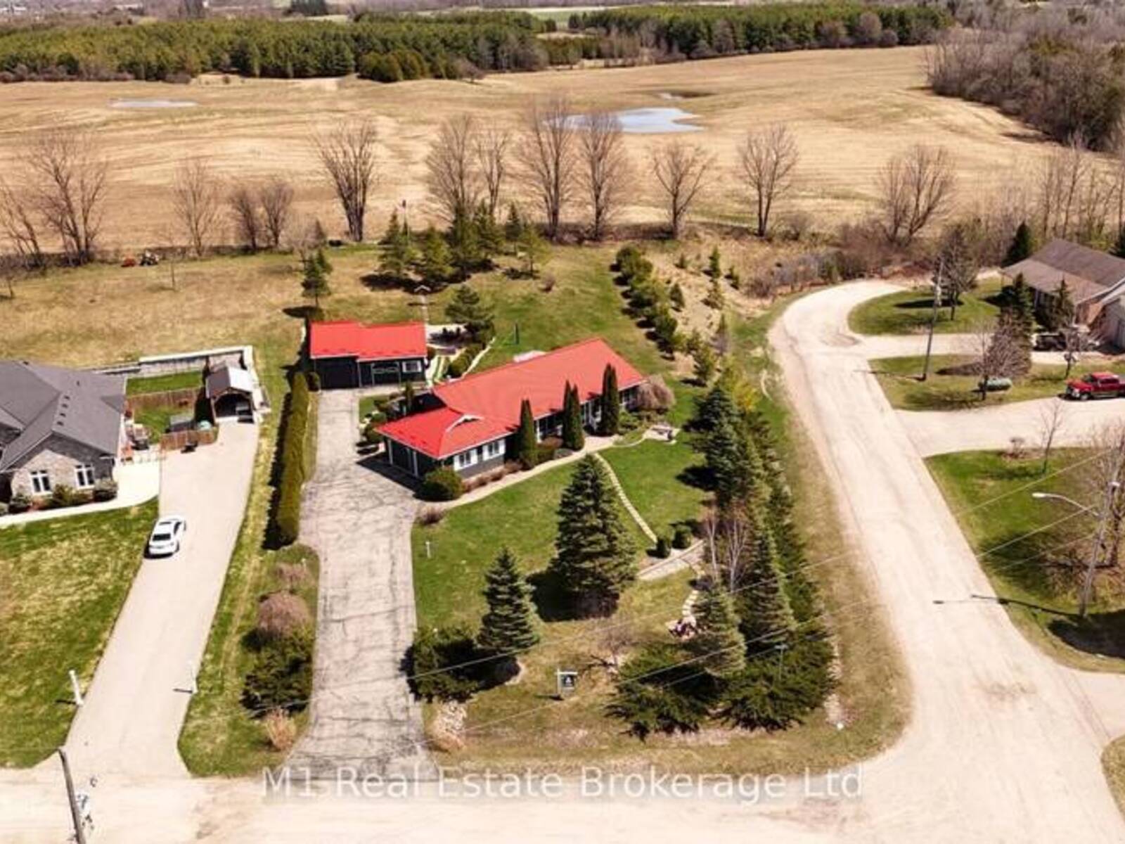 2 JOANNE CRESCENT, Minto, Ontario N0G 2L0