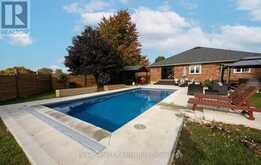 57 PARKHAVEN CRESCENT | St. Marys Ontario | Slide Image Thirty-two