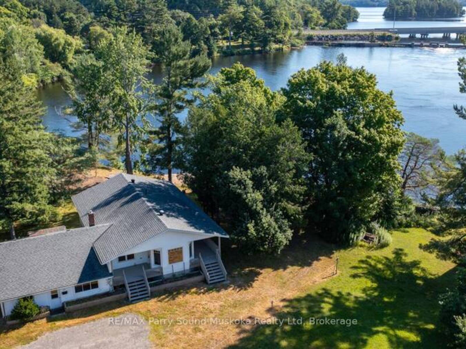 149 WILLIAM STREET, Parry Sound, Ontario P2A 1W3