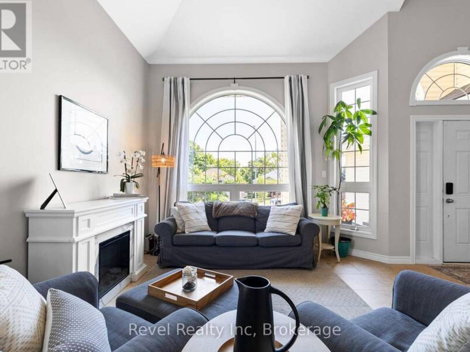 5 AVERY COURT, Parry Sound, Ontario P2A 3C4